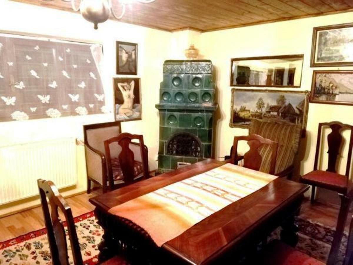 Leyla Guesthouse Castel Брашов Екстериор снимка